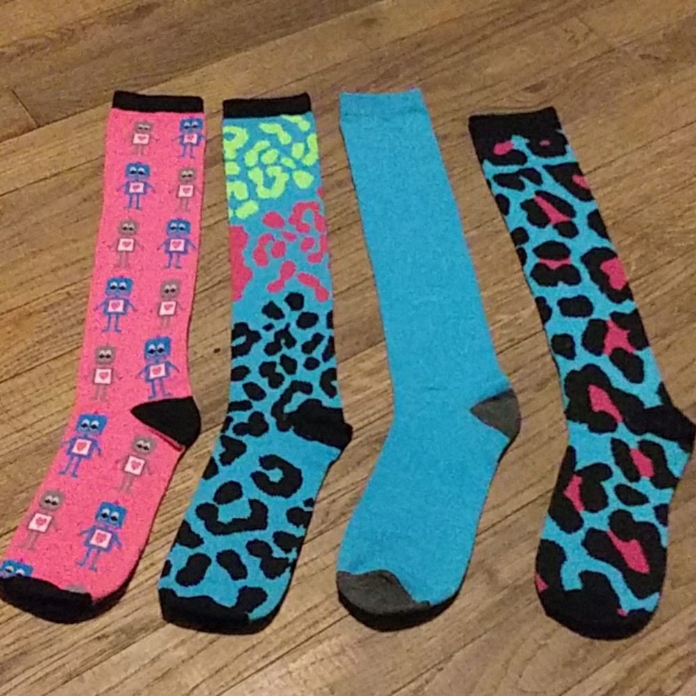 Pair of 4 socks